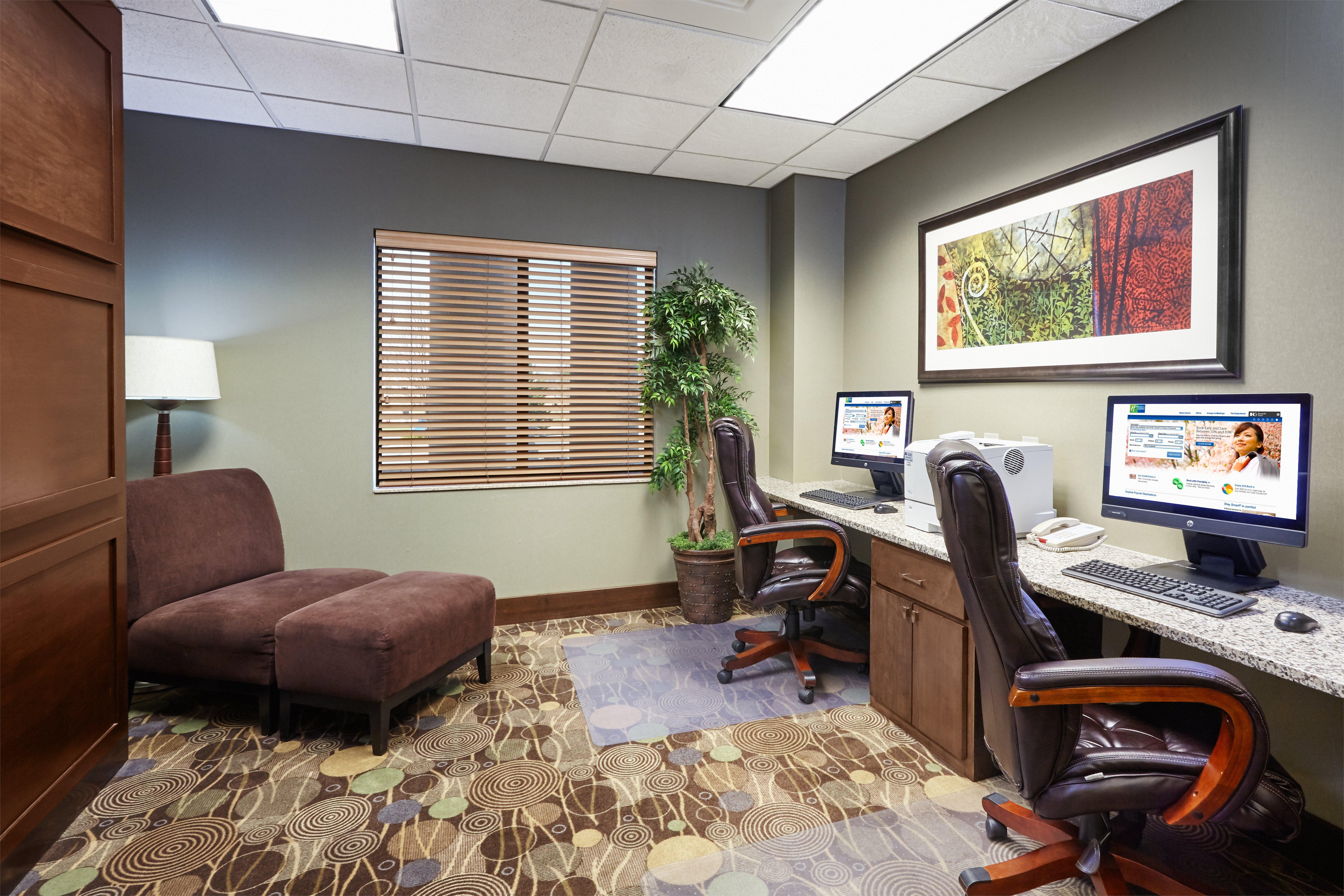 Holiday Inn Express & Suites Madison-Verona By Ihg Eksteriør bilde