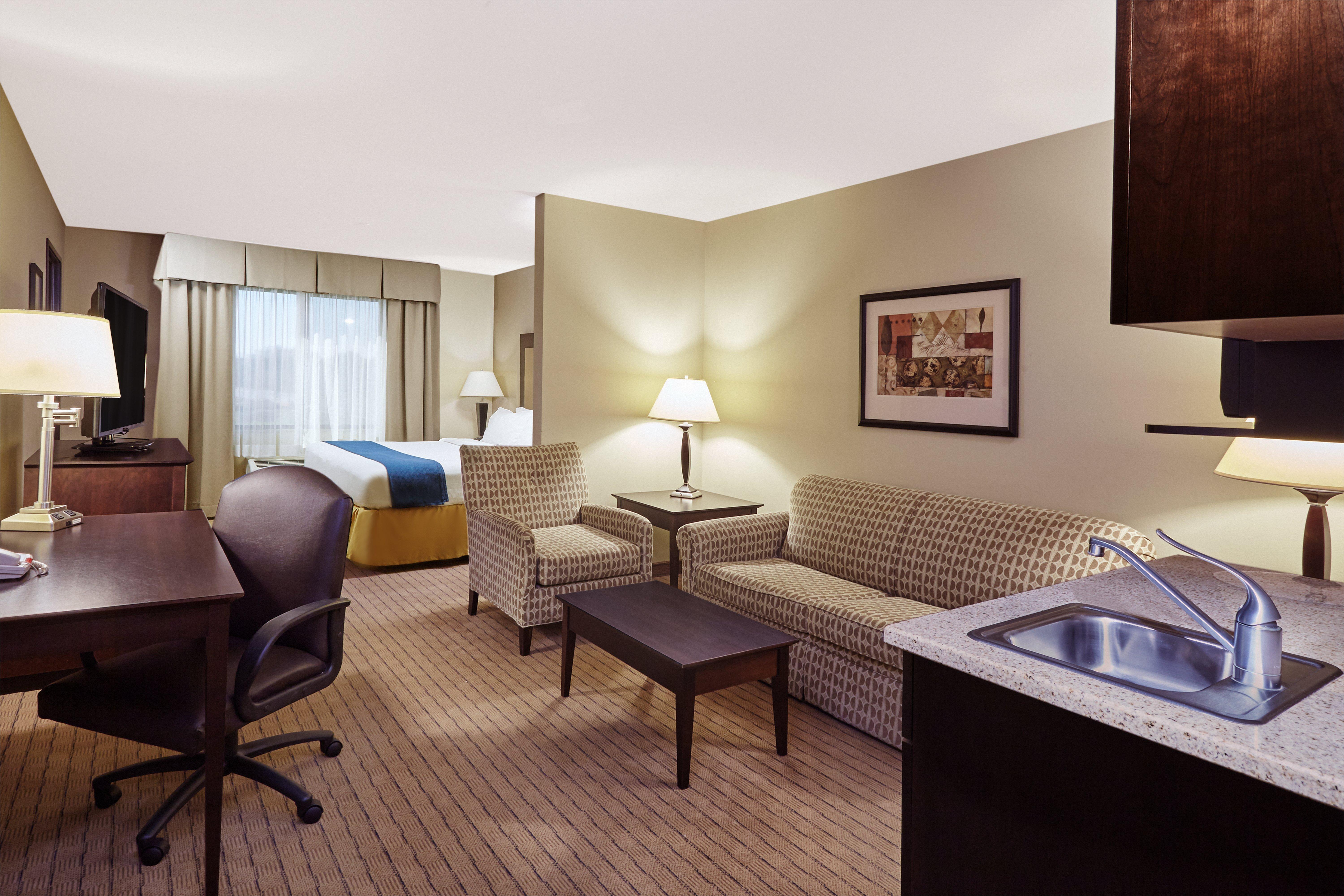 Holiday Inn Express & Suites Madison-Verona By Ihg Eksteriør bilde