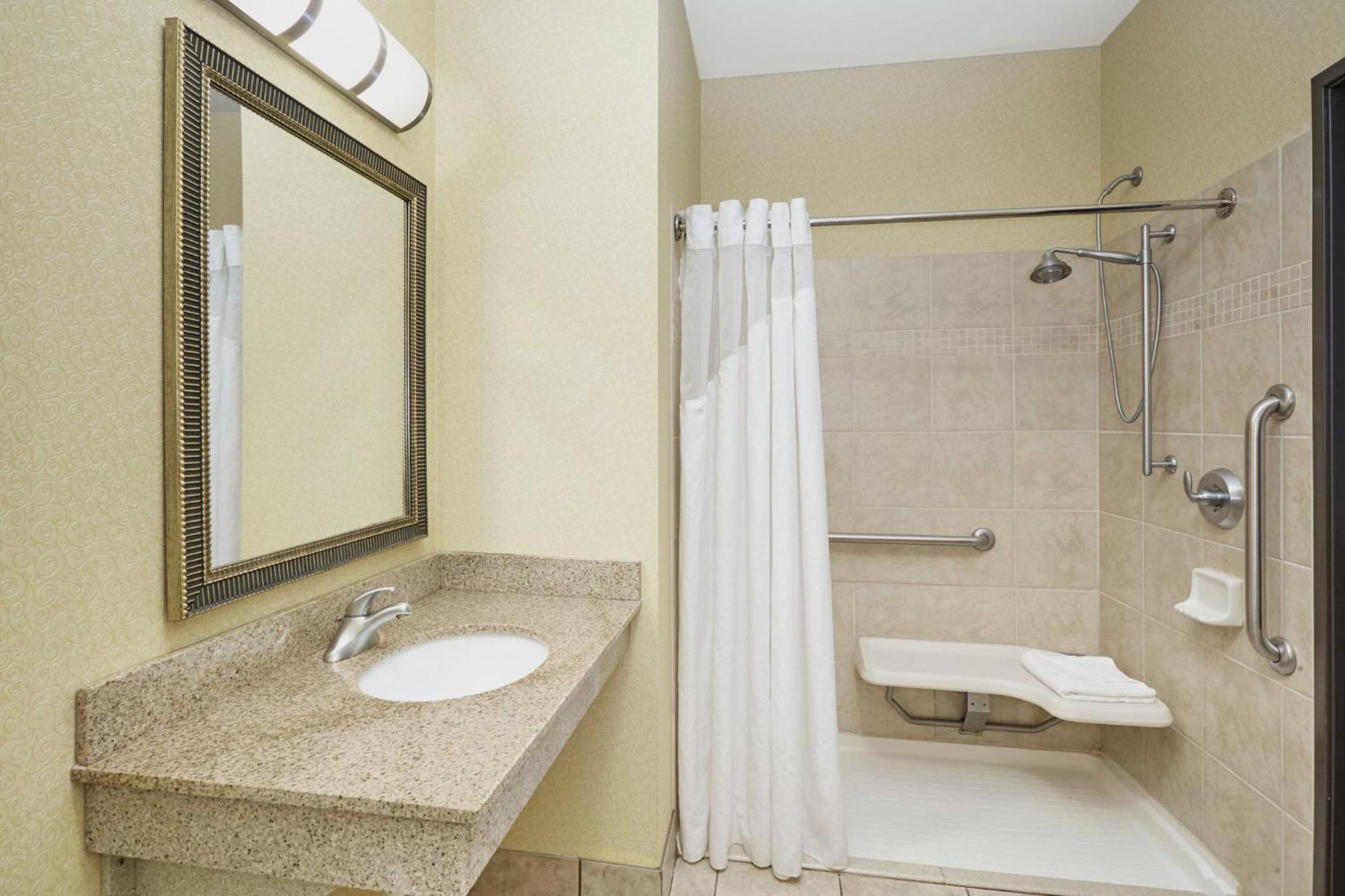 Holiday Inn Express & Suites Madison-Verona By Ihg Eksteriør bilde
