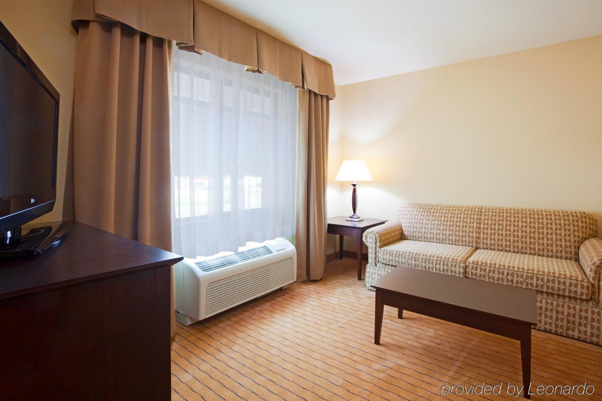 Holiday Inn Express & Suites Madison-Verona By Ihg Rom bilde